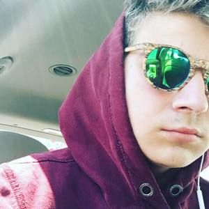 Meet your Posher, Dakota